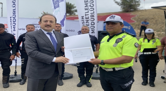 Mersin’de motosikletli trafik polis timleri sertifika aldı