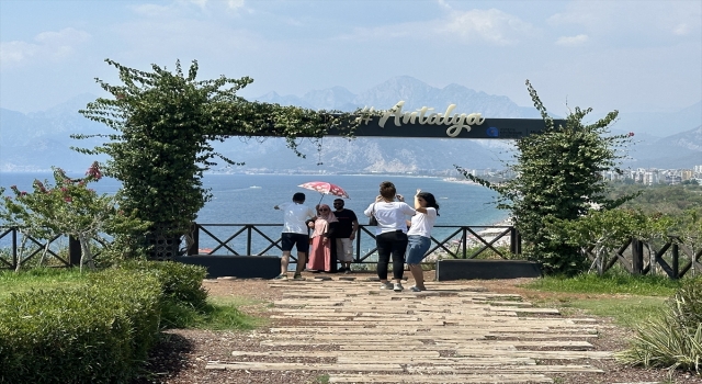 Antalya’da yüksek nem ve sıcak bunalttı