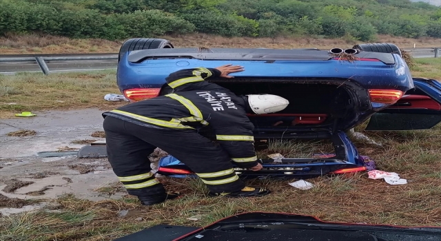 Hatay’da şarampole devrilen otomobildeki 3 kişi yaralandı