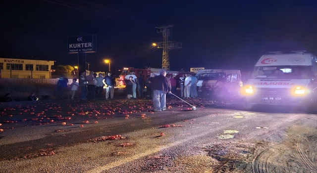 Kahramanmaraş’ta minibüs ile traktörün çarpıştığı kazada 10 kişi yaralandı