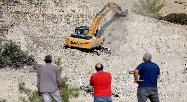 Toros Dağları’nın eteğindeki mahallede inşa edilen gölet yöre halkına ”can suyu” olacak