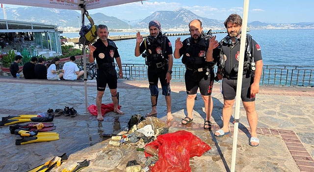 Alanya’da deniz dibi temizliği yapıldı