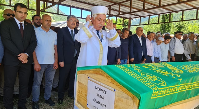 İliç’teki heyelanda hayatını kaybeden işçilerden Kazar’ın cenazesi Osmaniye’de defnedildi