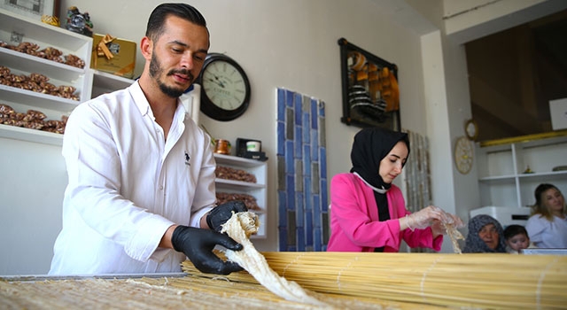 Kahramanmaraşlılar, tarhana firiği için iş yerleri önünde sıraya giriyor