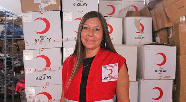 Türk Kızılay Hatay’da depremzedelere yardım malzemesi dağıttı