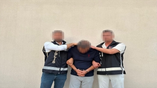 Interpol’ün kırmızı bültenle aradığı yabancı uyruklu kişi, Alanya’da yakalandı