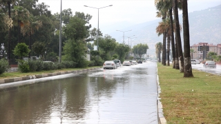 Hatay'ın İskenderun İlçesi’nde sağanak yağış etkili oldu