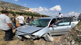 Burdur’da şarampole devrilen otomobildeki 8 kişi yaralandı