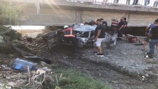 Hatay’da dereye devrilen otomobildeki 1 kişi öldü, 1 kişi de yaralandı