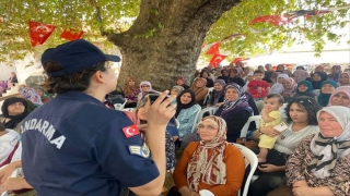 Finike’de vatandaşlar KADES hakkında bilgilendirildi