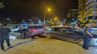 Adana’da iki otomobilin çarpışması sonucu bir kişi yaralandı