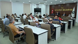 Osmaniye Belediye Meclisi arsa satışlarını görüşüyor