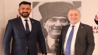 Zafer Partisi Osmaniye Teşkilatında Bayrak Değişimi