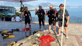 Alanya’da deniz dibi temizliği yapıldı