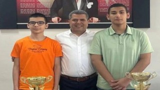 Aynı Okuldan İki Öğrenci Türkiye Birincisi Oldu
