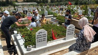 Depremlerden etkilenen Hatay, Adana ve Osmaniye’de mezarlıklar ziyaret edildi