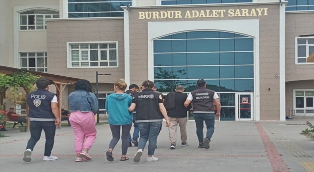 Burdur’da uyuşturucu operasyonunda 4 zanlı tutuklandı