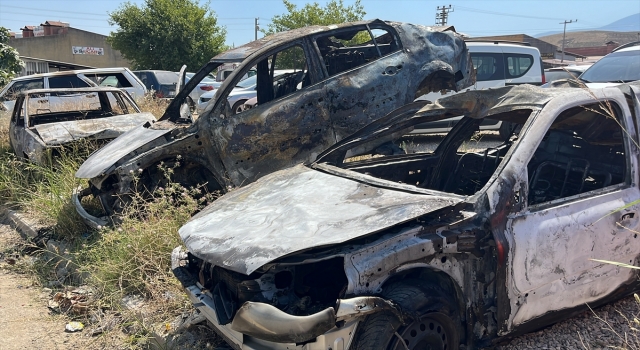 Hatay’da park halindeki 5 otomobil yandı