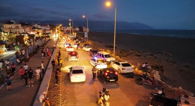 Hatay’da trafik ekipleri bayram tatilinde denetimleri sürdürüyor