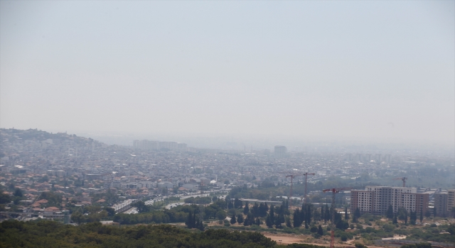 Antalya sahillerinde bayram tatili yoğunluğu sürüyor