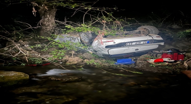 Alanya’da uçuruma devrilen otomobilde sıkışan 4 kişi yaralandı