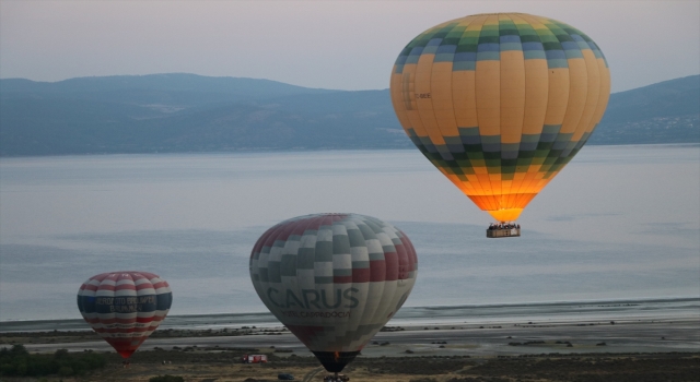 Burdur’da Salda Gölü manzaralı sıcak hava balon turizmi başlatıldı