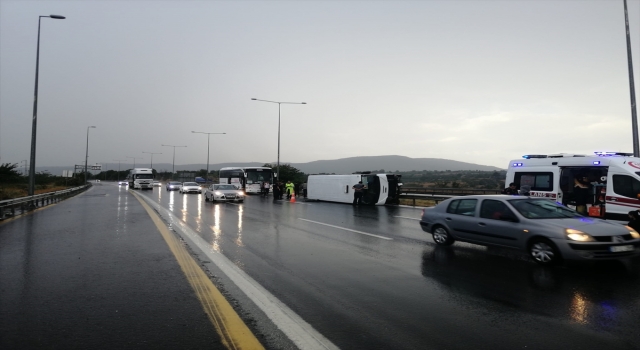 Adana’da tarım işçilerini taşıyan midibüsün devrilmesi sonucu 12 kişi yaralandı