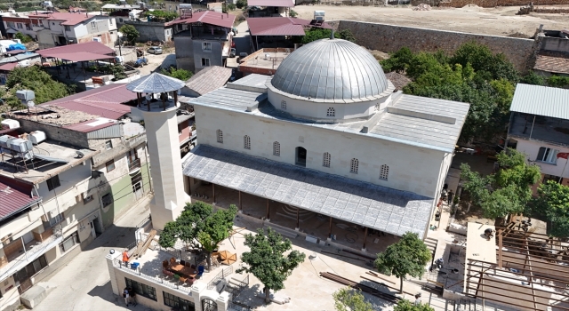 Hatay’da depremlerde hasar gördüğü için restore edilen cami ibadete açıldı