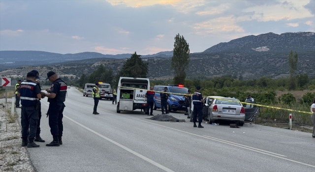 Burdur’da 2 otomobilin çarpıştığı kazada ölenlerin sayısı 2’ye yükseldi