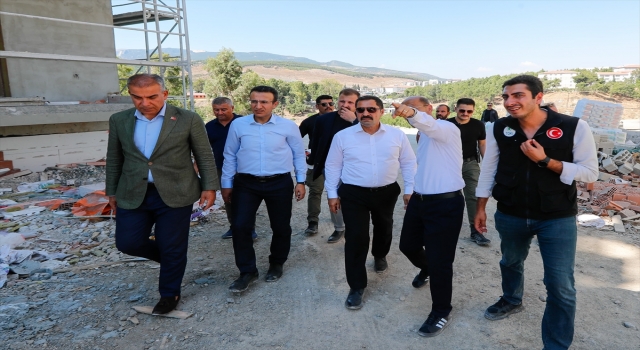 Hatay Valisi Mustafa Masatlı, yapımı devam eden deprem konutlarını inceledi