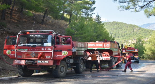 Antalya’nın Serik ilçesindeki orman yangını kontrol altına alındı