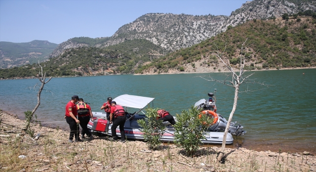 Adana’da jandarma ekipleri helikopterin kırıma uğradığı bölgeyi inceledi