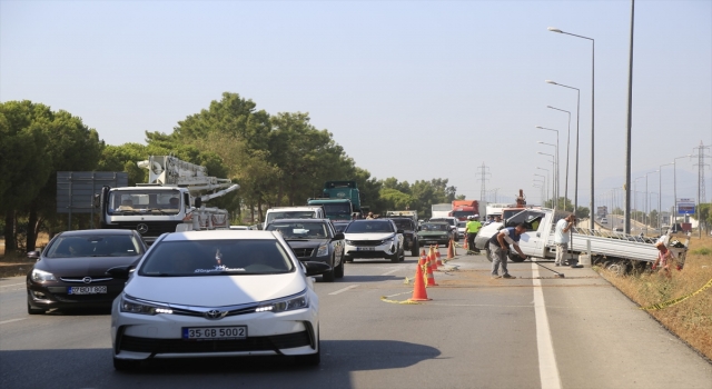 Antalya’da geri gelen kamyonete çarpan otomobildeki sürücü öldü