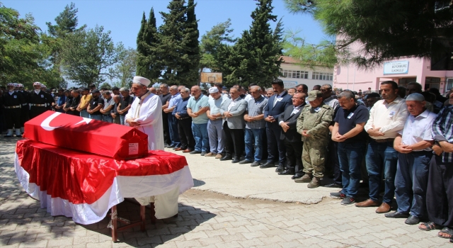 Beyin kanaması sonucu yaşamını yitiren askerin cenazesi Hatay’da defnedildi