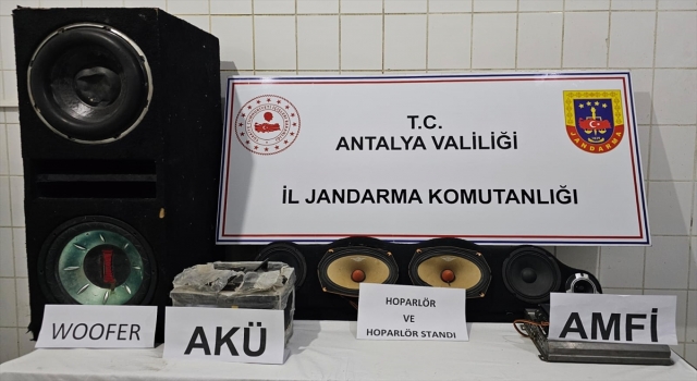 Antalya’da otomobilden hırsızlık yapan 4 kişi tutuklandı