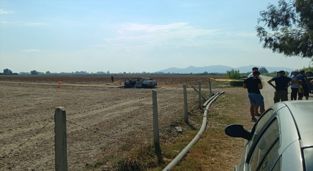 Adana’da yanmış otomobilde erkek cesedi bulundu