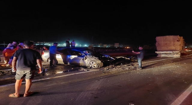 Kahramanmaraş’ta otomobil ile tırın çarpıştığı kazada, 7 kişi yaralandı