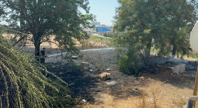 Antalya’da boş bir arazide çıkan yangın söndürüldü