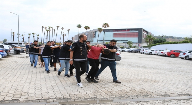 Hatay’da bir kişinin bıçaklanarak öldürülmesiyle ilgili yakalanan 5 şüpheli tutuklandı