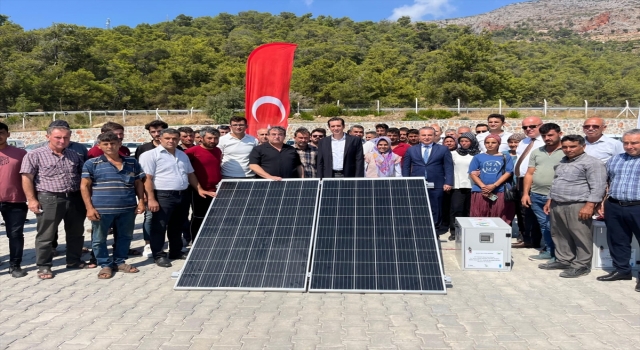 Bozyazı’da göçer hayvancılık yapanlara güneş enerjisi paneli dağıtıldı