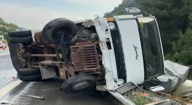 Adana’da zincirleme trafik kazasında 2 kişi yaralandı