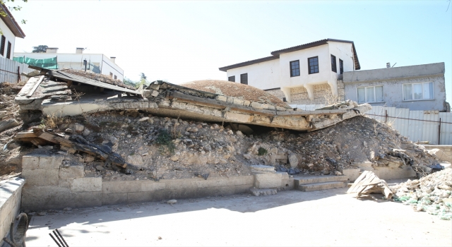 Kahramanmaraş’ta 103 yıllık top mermisi enkazdan çıkarıldı