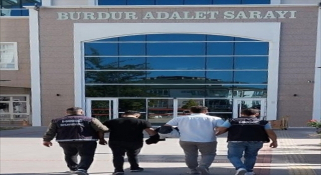 Burdur’da uyuşturucu operasyonunda yakalanan 2 zanlı tutuklandı