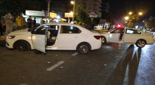 Mersin’deki trafik kazasında 4 kişi yaralandı