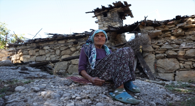 Torosların son ”boğaz çalıcıları”ndan Gülistan nine, ata mirasını yaşatıyor