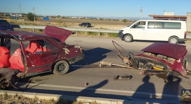 Adana’da iki aracın çarpıştığı kazada 4 kişi yaraladı