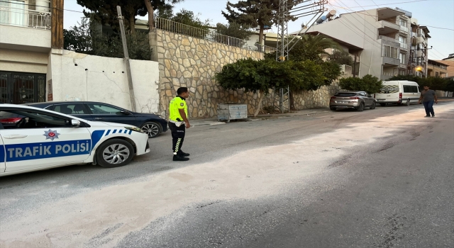 Hatay’da yola yağ akıtan kamyon şoförüne ceza kesildi