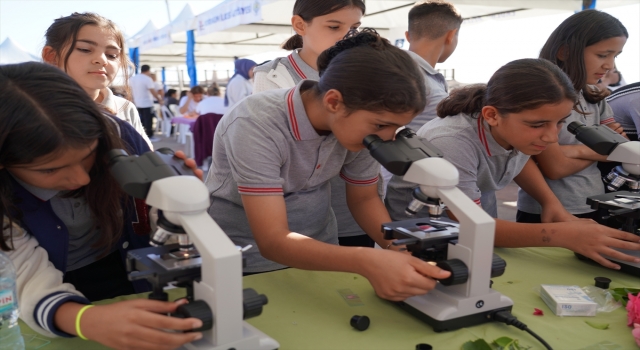 Mersin’de öğrenciler Bilim Şenliği’nde bir araya geldi