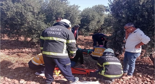 Hatay’da şarampole devrilen otomobildeki 5 kişi yaralandı