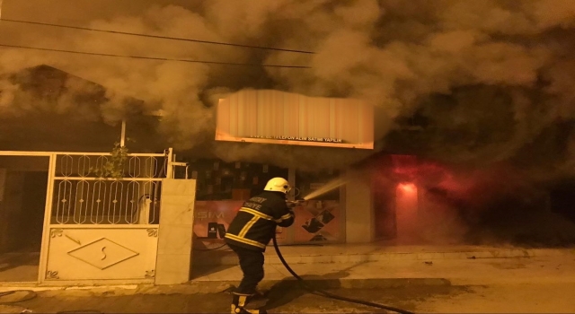 Hatay’da iş yerinin kundaklanması güvenlik kamerasında